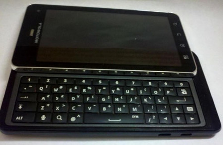 Раскрыты подробности о мощном смартфоне Motorola Droid 3