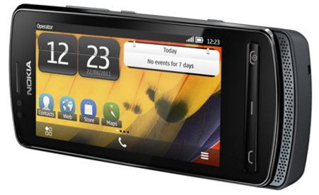 Смартфон Nokia 700 появился в розничной сети МТС