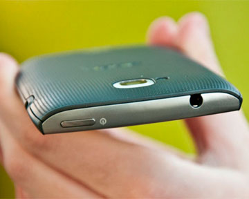 Acer показала флагманский смартфон CloudMobile на MWC 2012