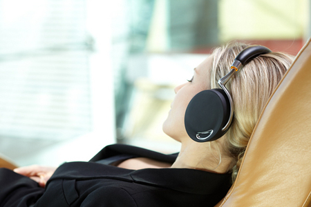 Parrot ZIK: «умная» Bluetooth-гарнитура для смартфонов