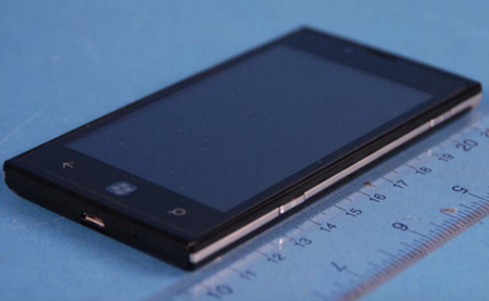 LG готовит коммуникатор LS831 п/у Windows Phone