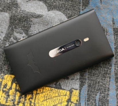 Nokia Lumia 900 Batman поразит покупателей в ближайшее время