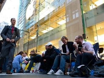 iPhone 5 поступил в продажу