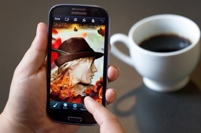 Вышла мобильная версия Adobe Photoshop Touch для смартфонов