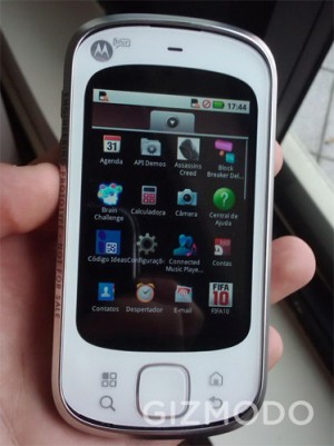 Motorola Zeppelin - новый Android-смартфон
