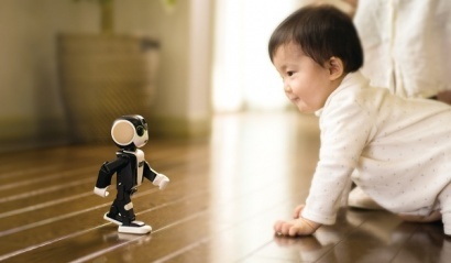 Sharp RoboHon - очаровательнейший симбиоз смартфона и робота