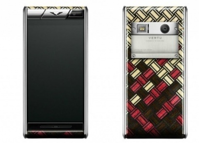 Vertu Aster Yosegi Wood: новый шедевр от обновленного бренда
