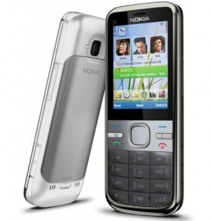 Nokia представила смартфон С5 на платформе Symbian S60